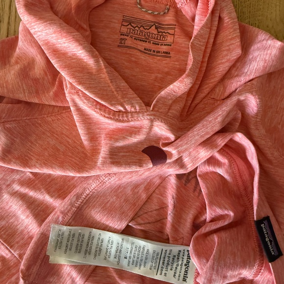 Patagonia sun long sleeve shirt hoodie toddler 2t - Picture 2 of 4